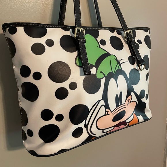 Goofy wristlet/ wallet, purse👜 - Picture 2 of 10